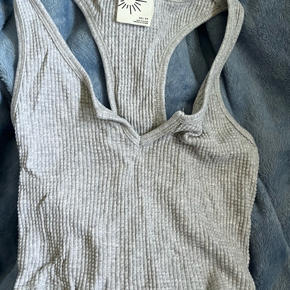 Offline mini v-neck tanktop